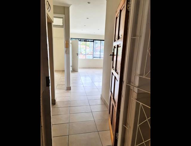 2 bed property to rent in ESSENWOOD